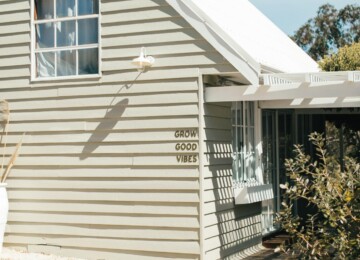 Home with siding in need of repair